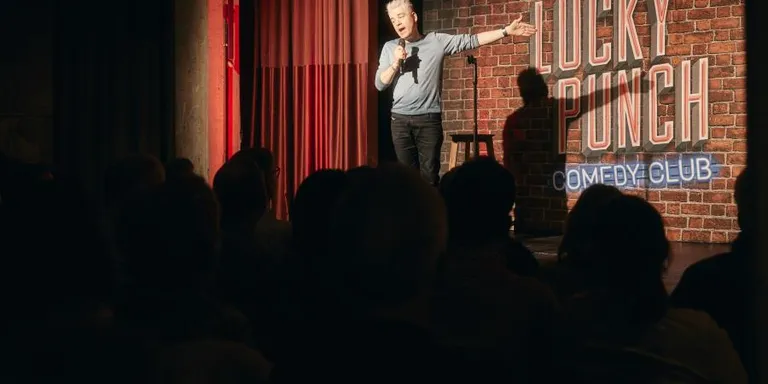 Der Lucky Punch Comedy Club